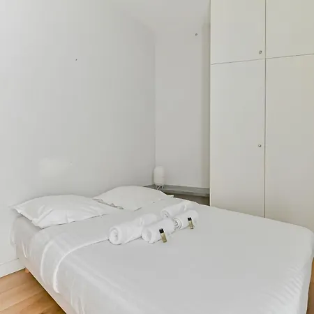 Cozy Bastille & The Marais N77